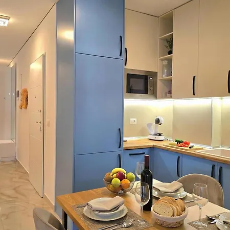 San Pietro * Plazhi San Pietro